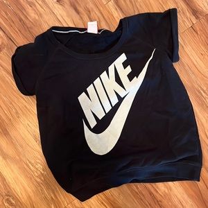 Nike sweatshirt (short sleeve)